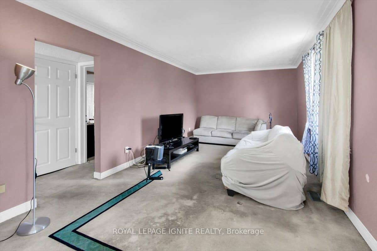 76 Celeste Drive, Toronto, ON M1E 2V1