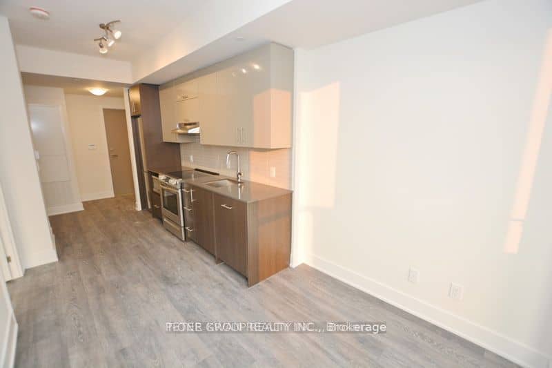 188 Fairview Mall Drive 1002, Toronto, ON M2J 0H7