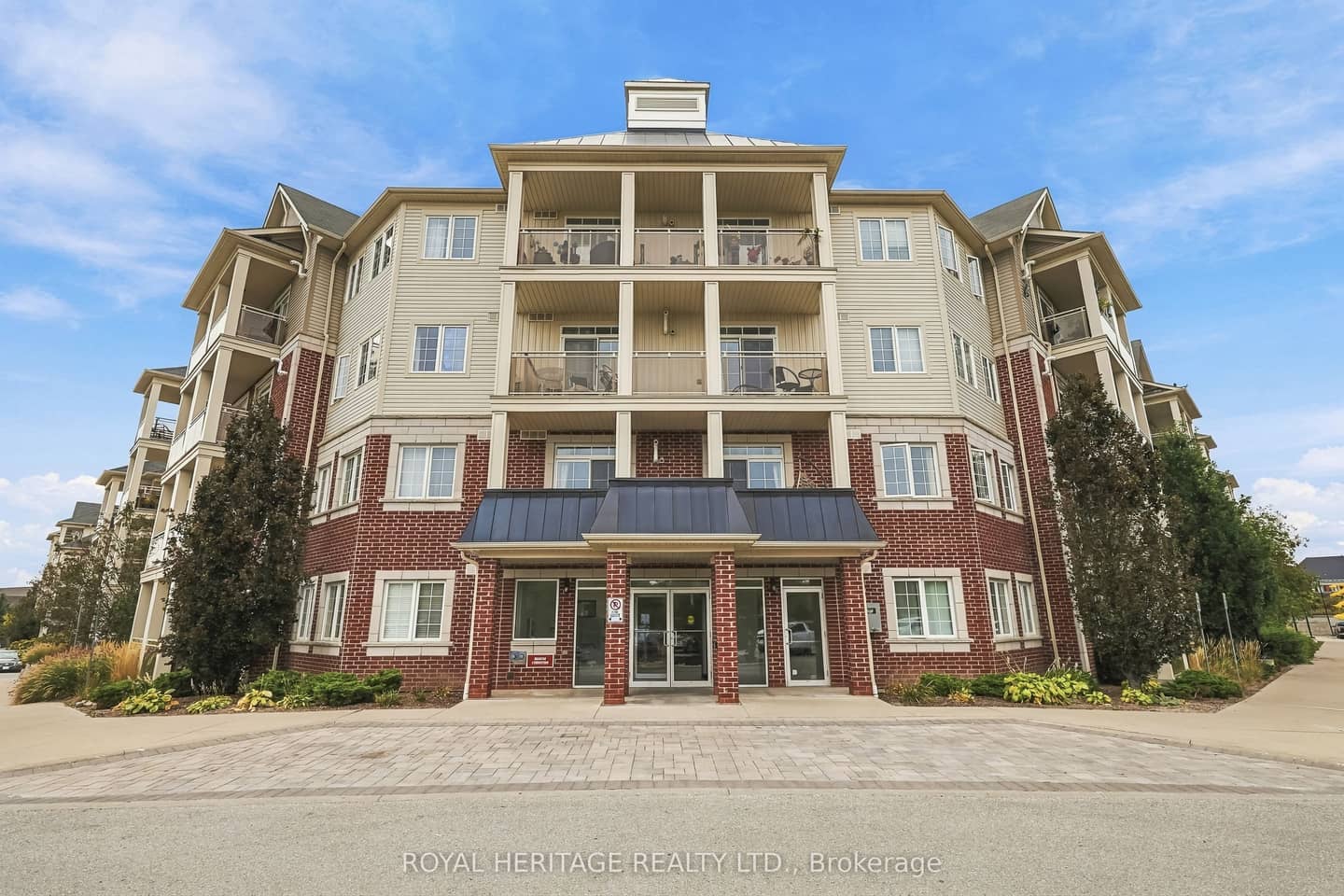 80 Aspen Springs Drive 320, Clarington, ON L1C 0V4