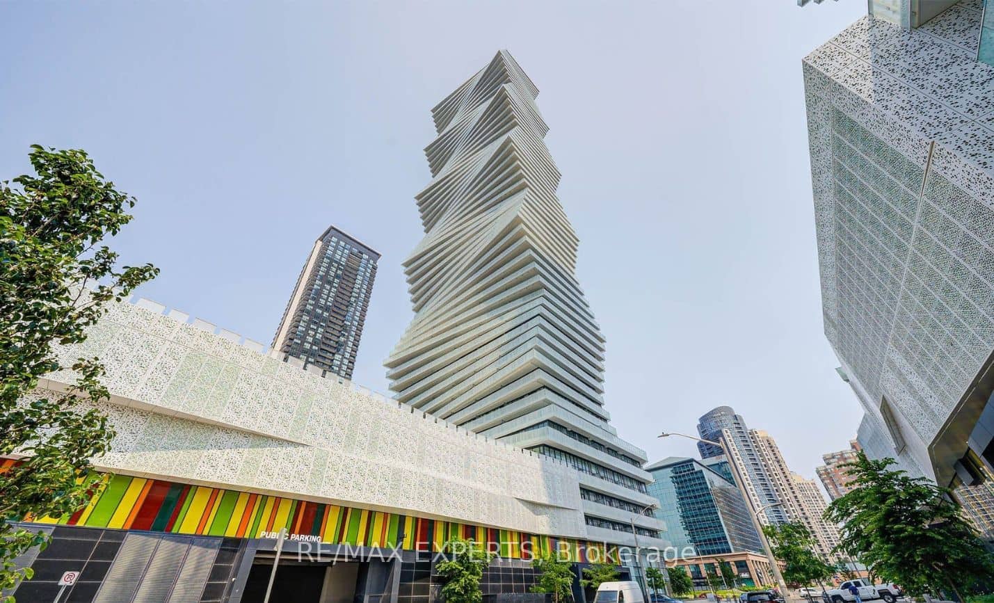 3900 Confederation Parkway 2710, Mississauga, ON L5B 0M3