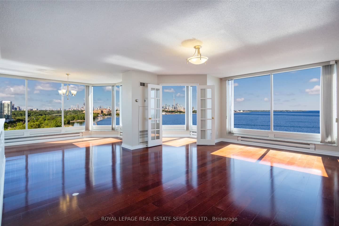 1 Palace Pier Court 1503, Toronto, ON M8V 3W9