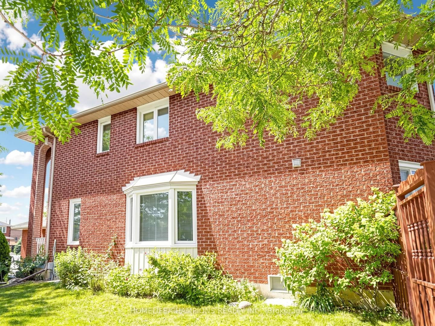 1622 Sandhurst Crescent, Pickering, ON L1V 6R5