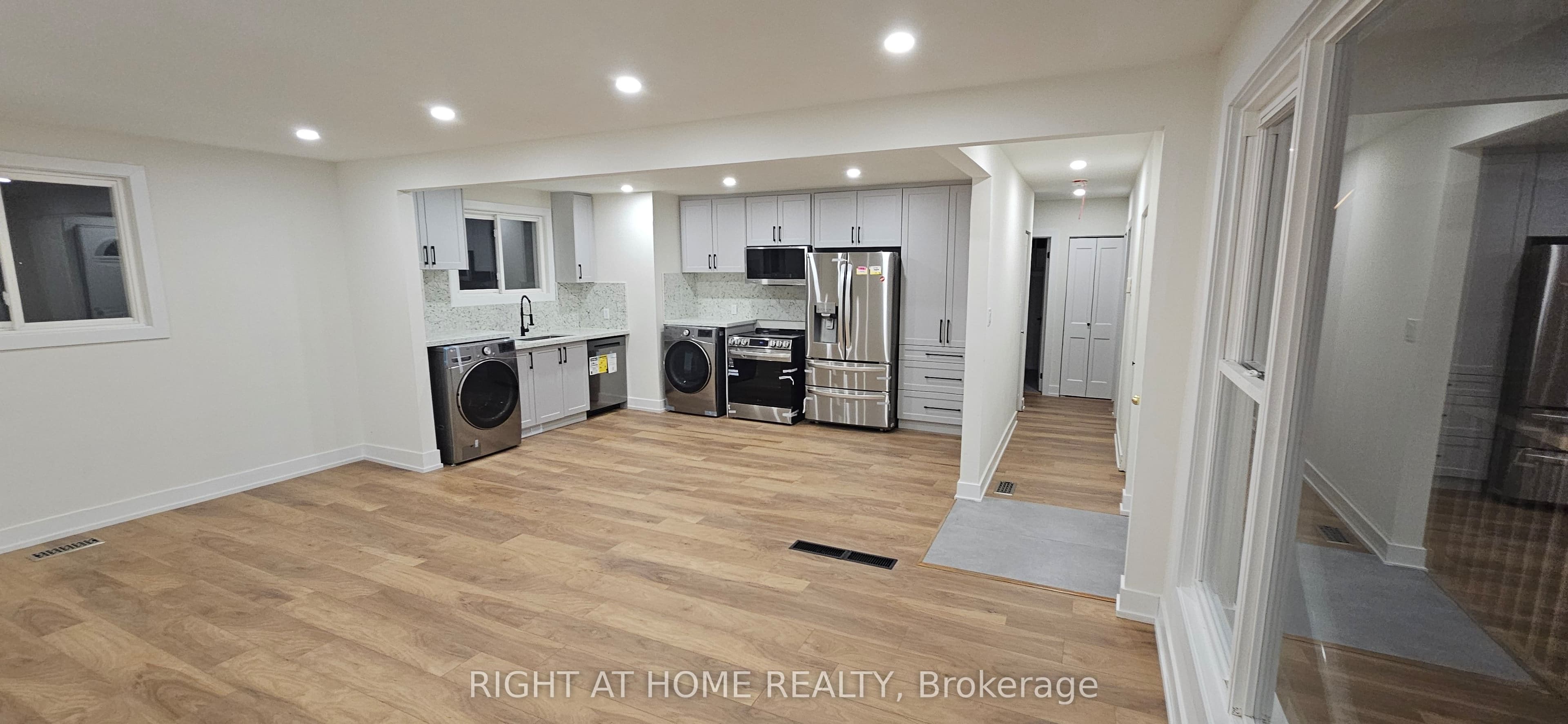 38 Jasper Drive Main Floor, Aurora, ON L4G 3B9