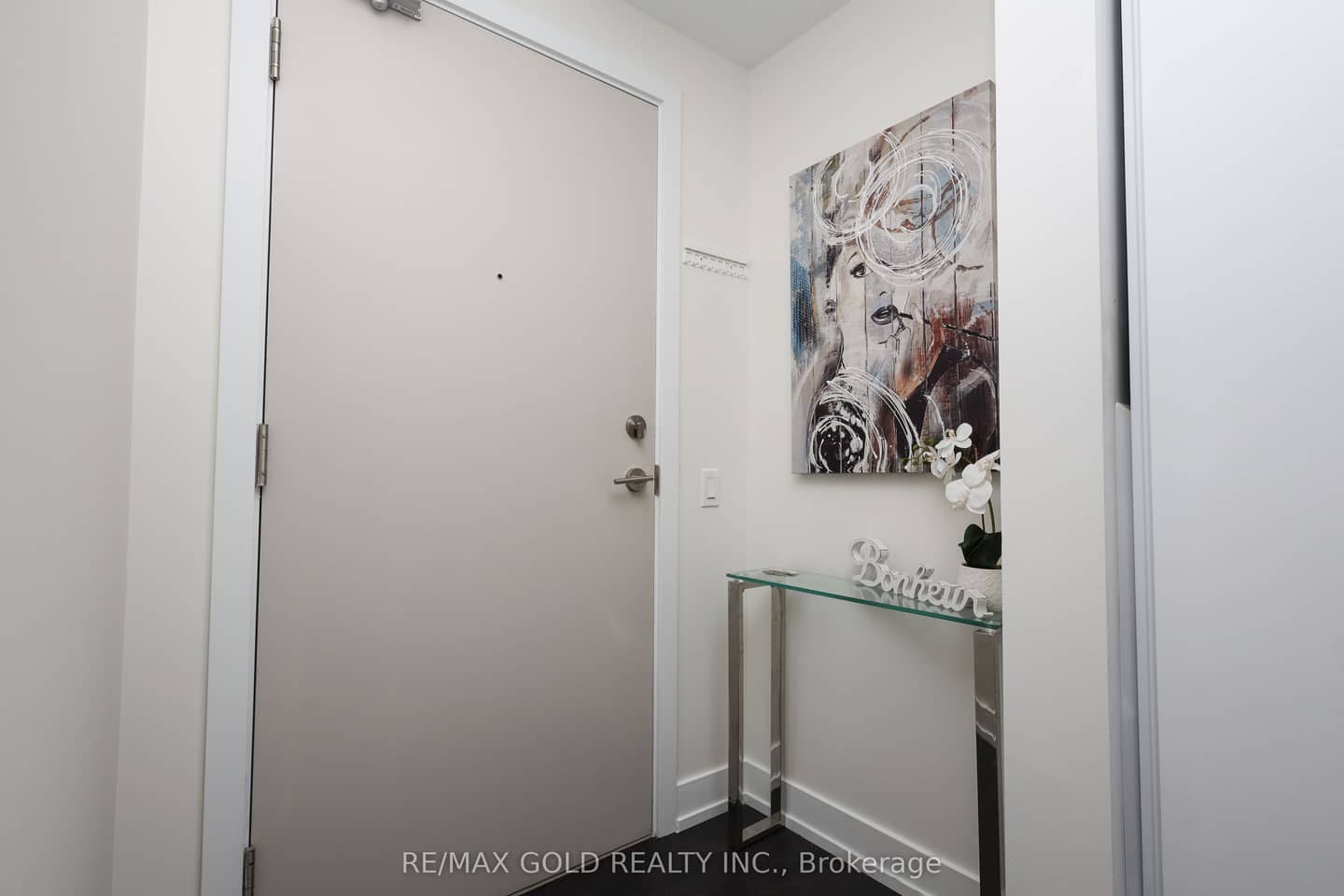 225 veterans Drive 408, Brampton, ON L7A 5L7