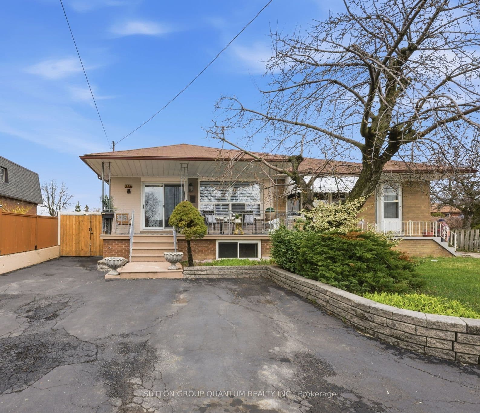1257 Alexandra Avenue, Mississauga, ON L5E 2A7