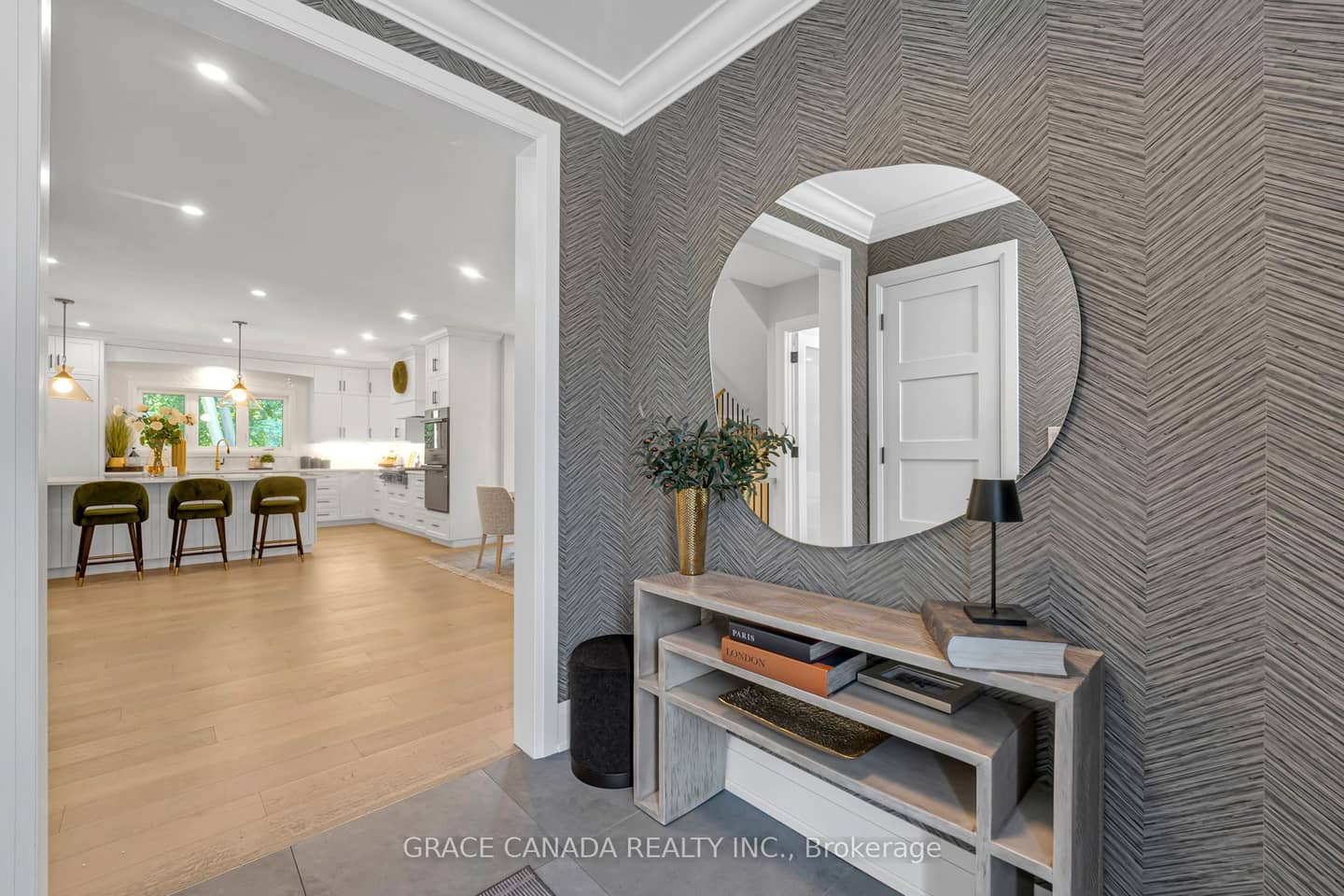 527 Oneida Drive, Burlington, ON L7T 3T9