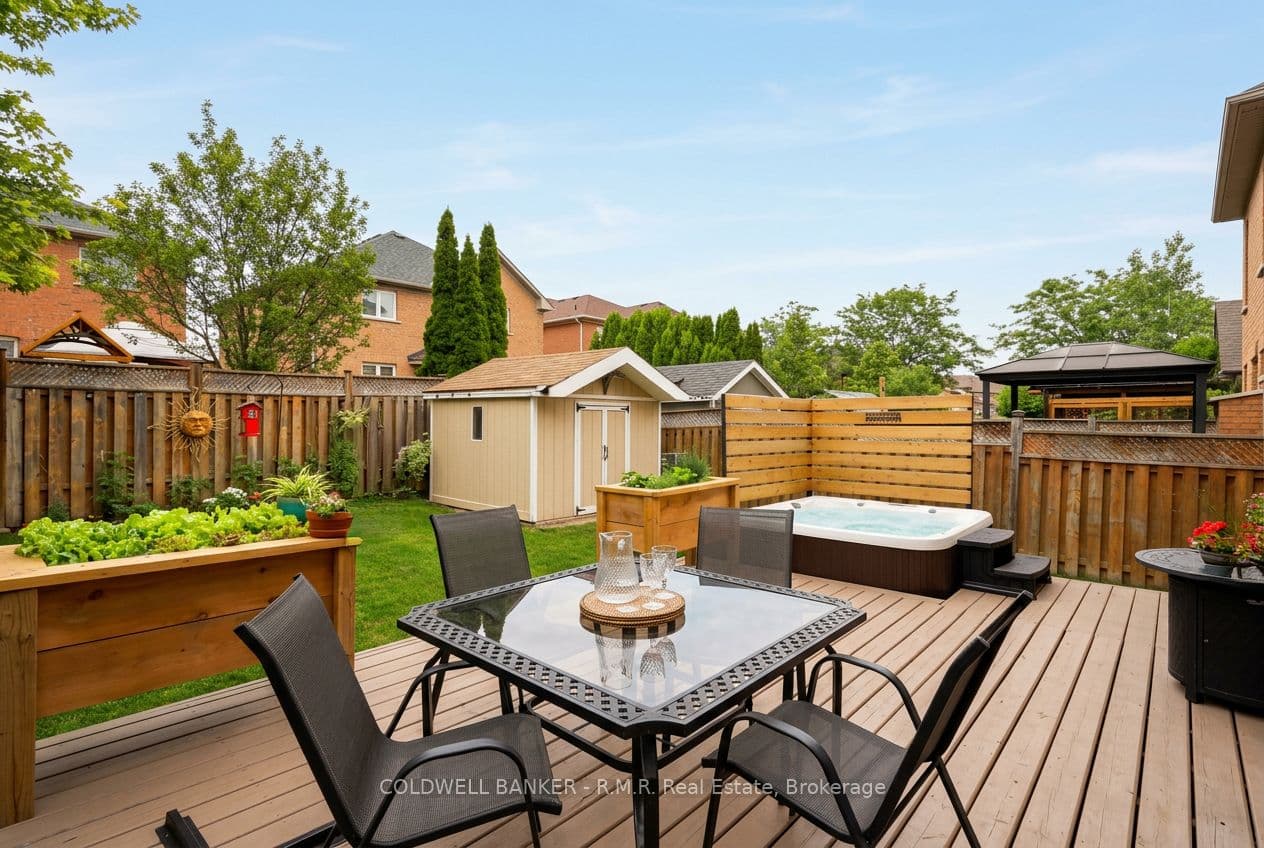 6 Merchants Avenue, Whitby, ON L1P 1S1