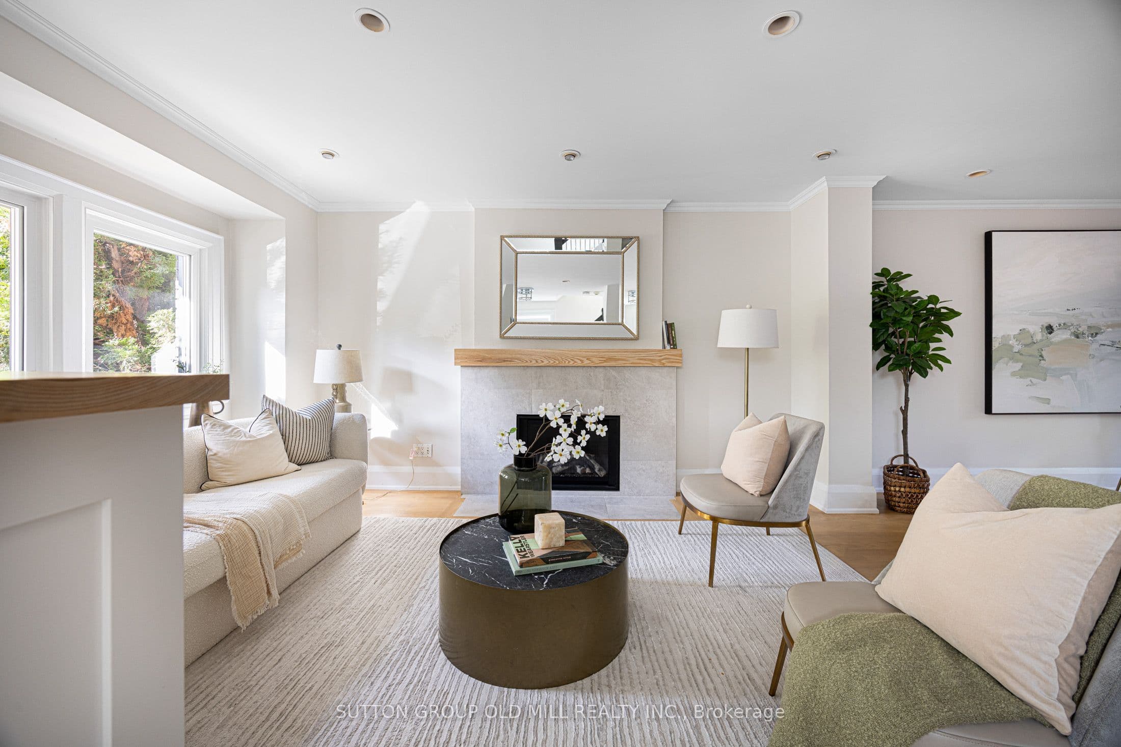 24 Harshaw Avenue, Toronto, ON M6S 1Y1