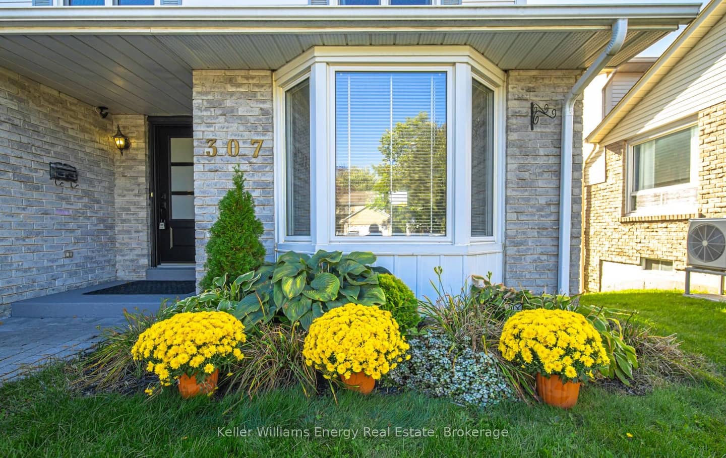307 Prince Of Wales Drive, Whitby, ON L1N 6P2