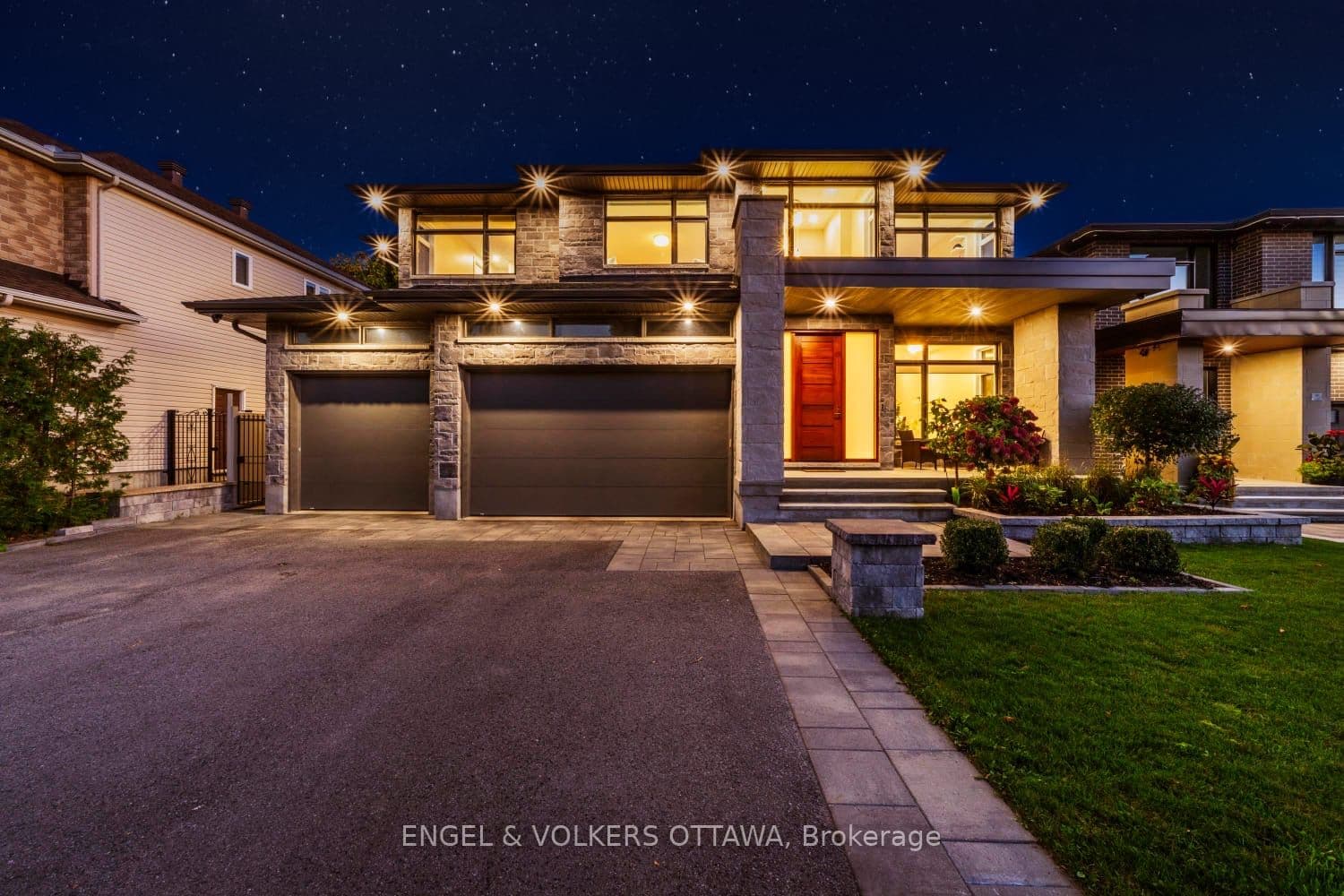 15 Tierney Drive, Barrhaven, ON K2J 4W2