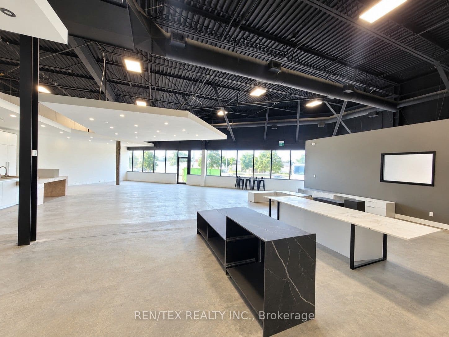 51 Hanlan Road Unit 4, Vaughan, ON L4L 3P5