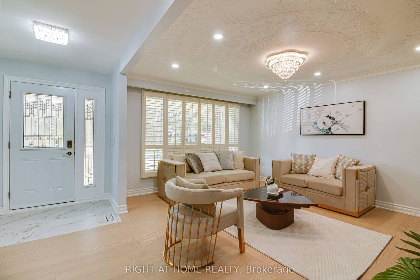 37 Mason Road, Toronto, ON M1M 3P9