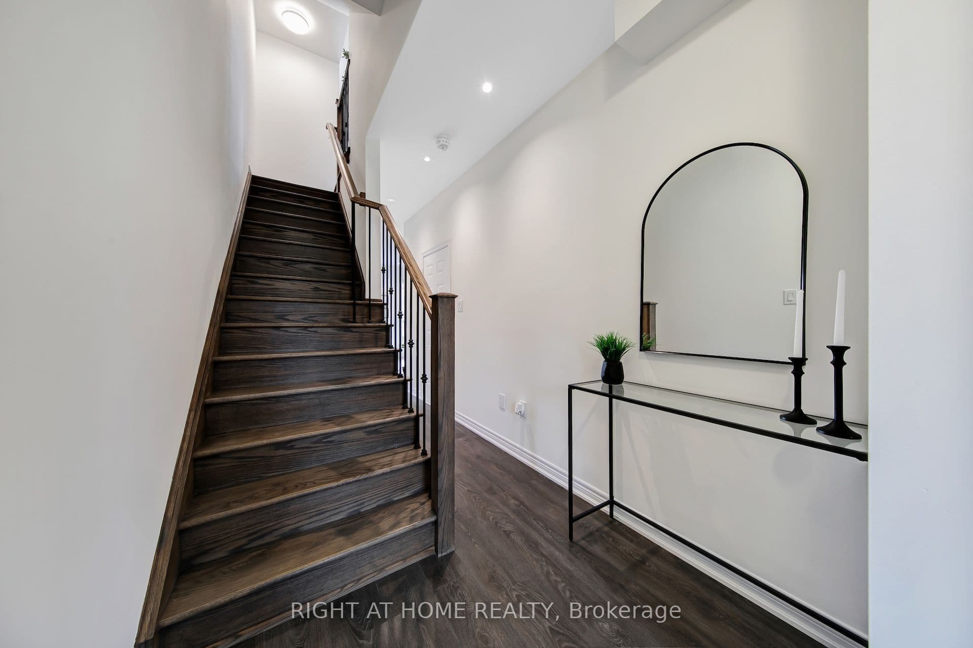 408 Belcourt Common, Oakville, ON L6H 0R2