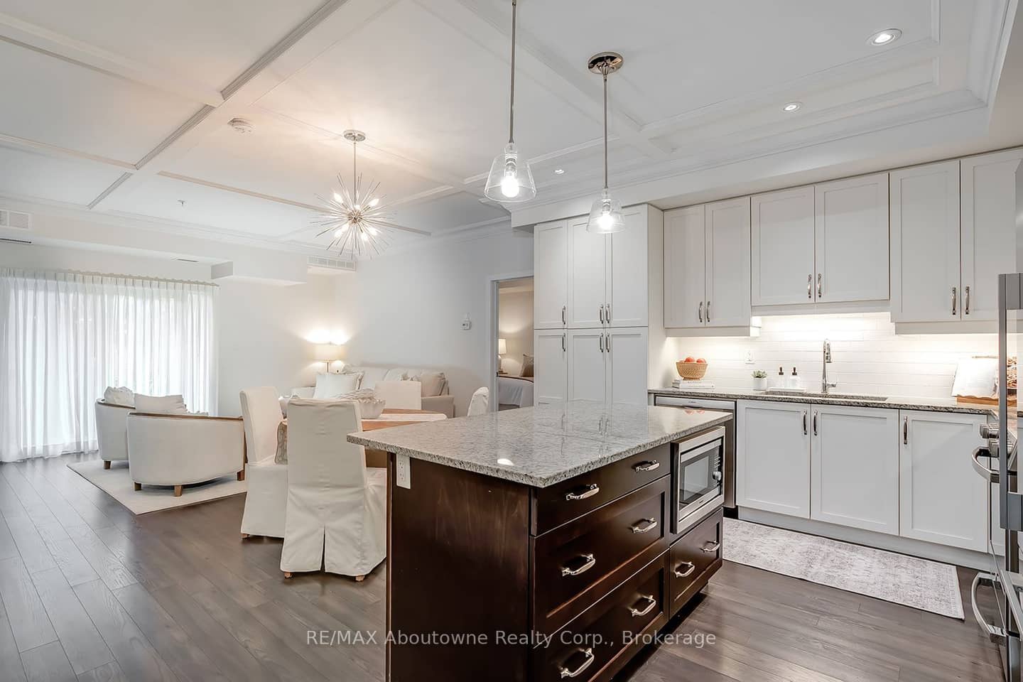 128 Garden Drive 102, Oakville, ON L6K 0H7