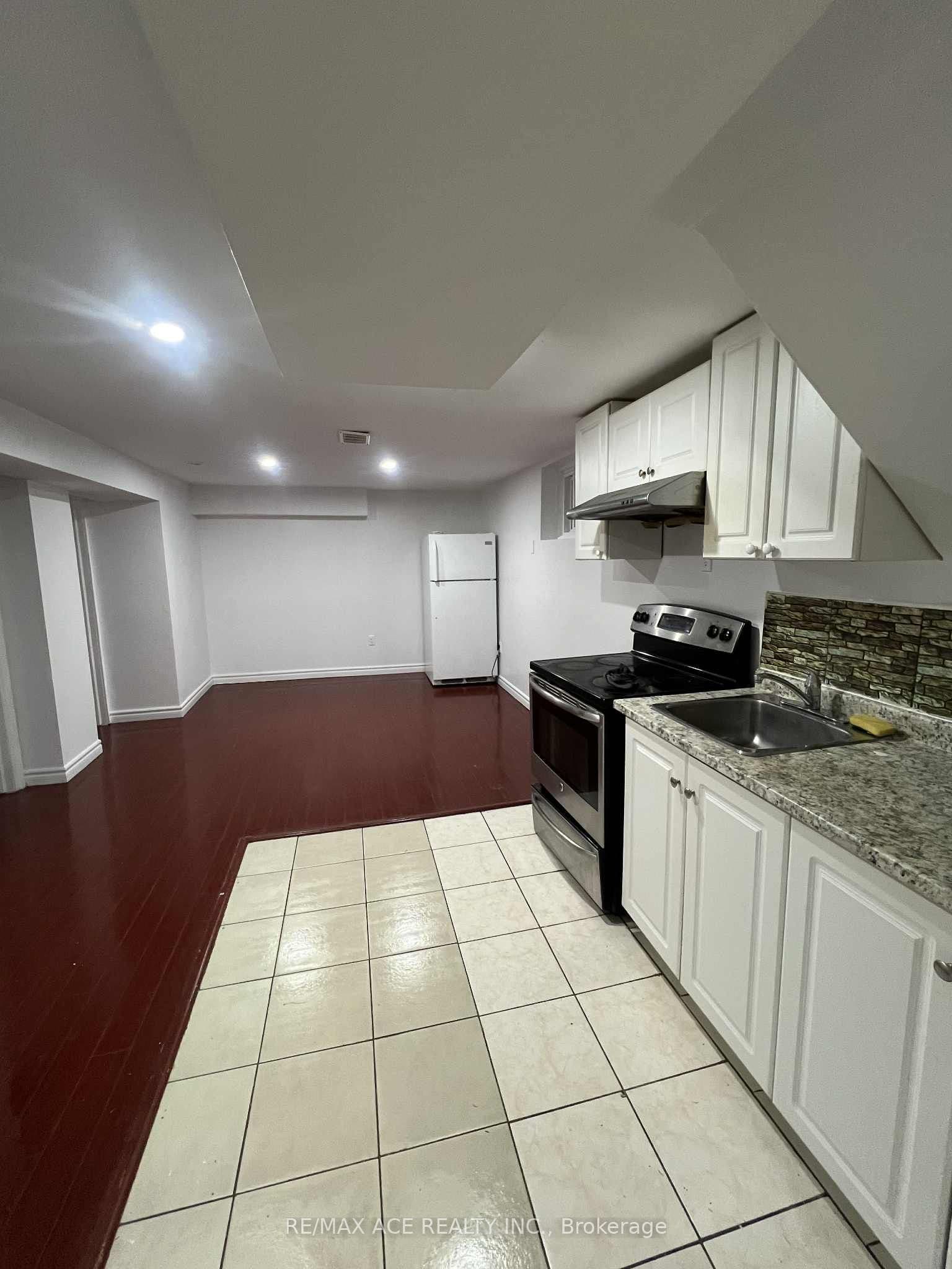 137 Janray Drive Bsmt, Toronto, ON M1G 1Y8