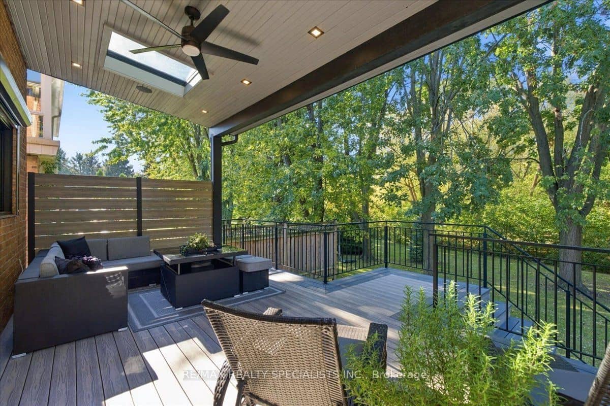 1131 Highgate Place, Mississauga, ON L4W 3H3