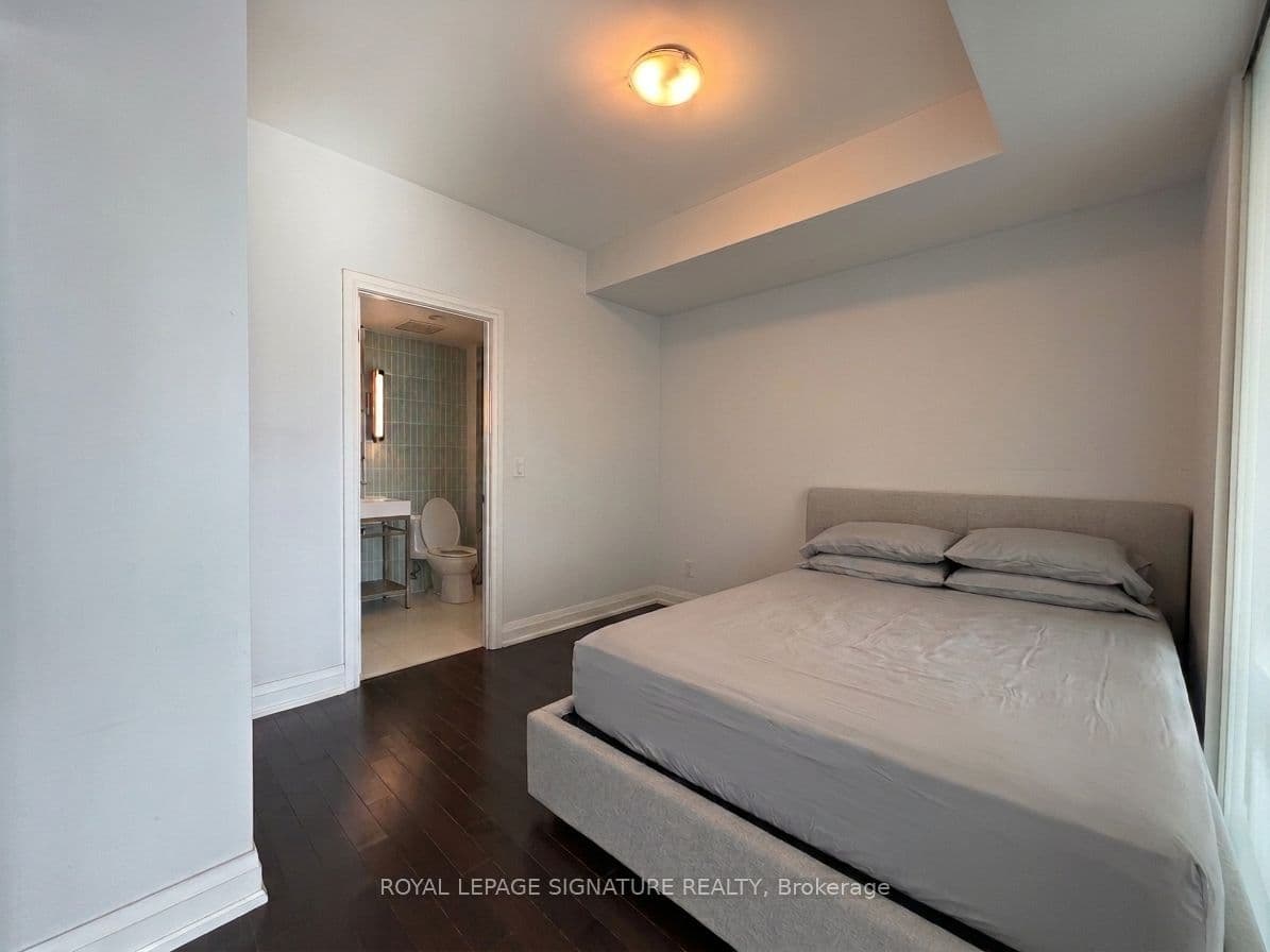 80 John Street 3404, Toronto, ON M5V 3X4