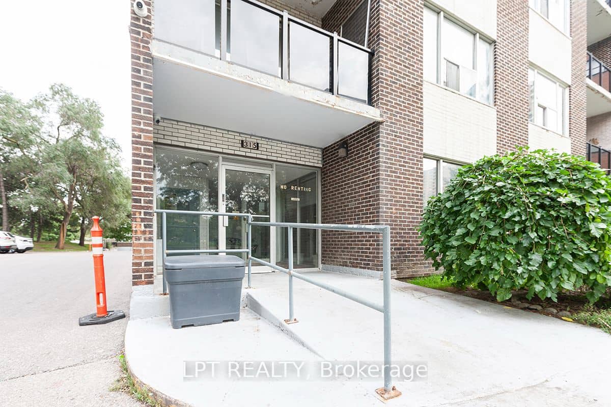 315 Dixon Road 504, Toronto, ON M9R 1S1