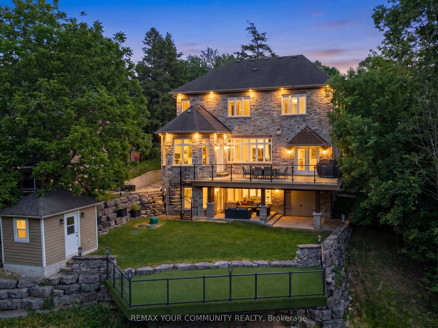 124 Elmpine Trail, King, ON L7B 1K4