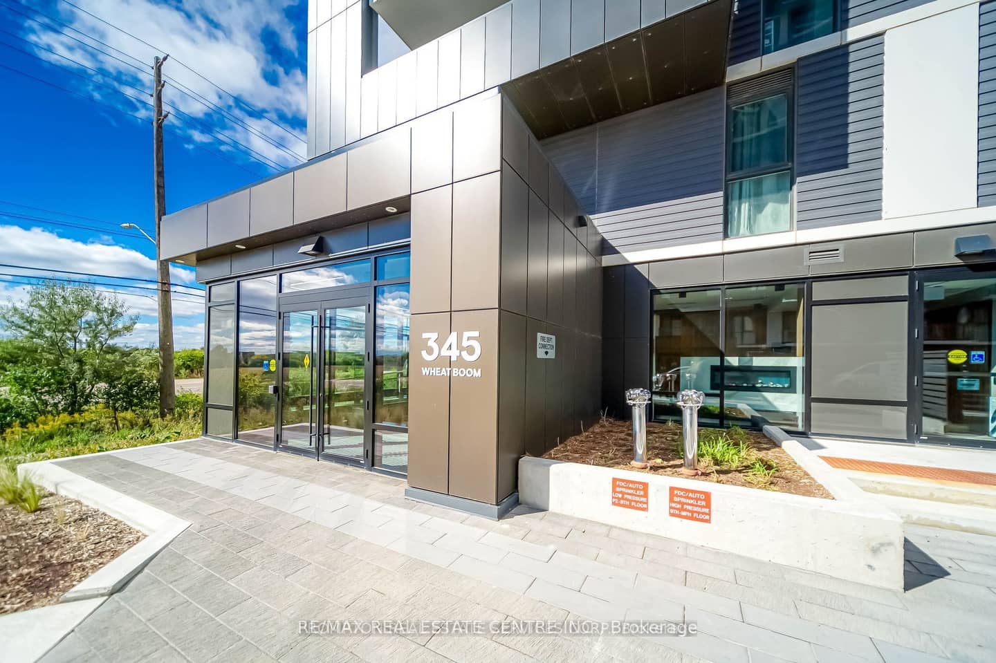345 Wheat Boom Drive #102, Oakville, ON L6H 7X4