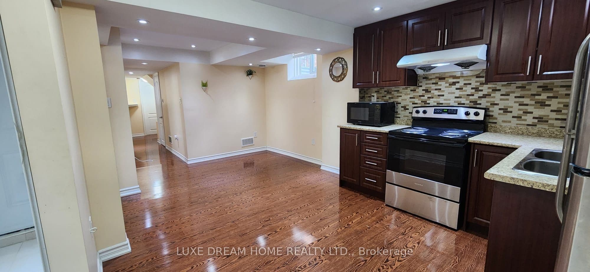 423 Huntington Ridge (Lower) Drive, Mississauga, ON L5R 1P3