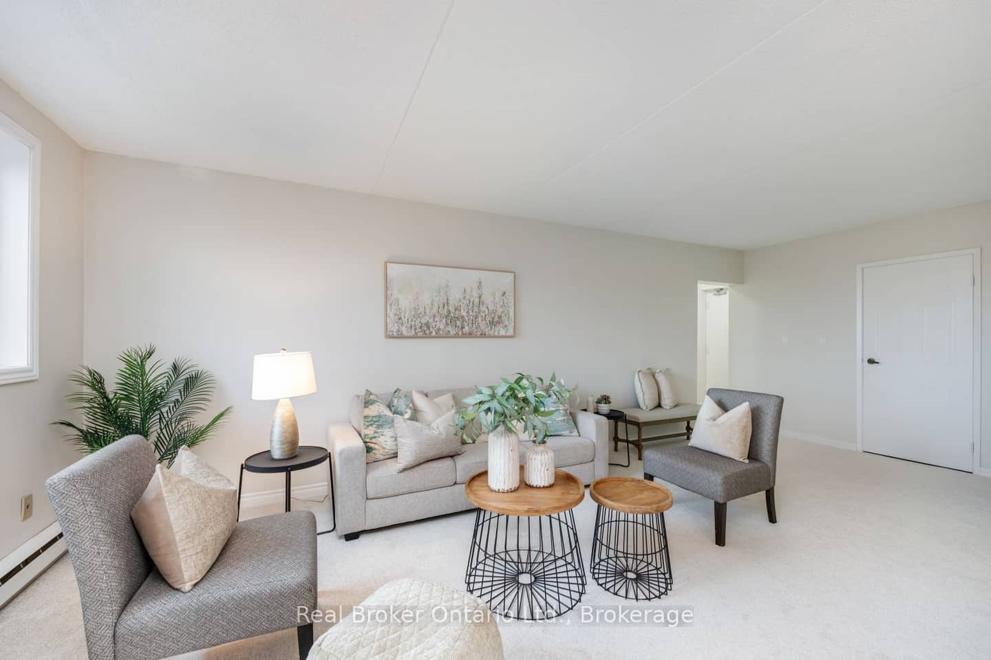 144 Queen Street 504, Clarington, ON L1C 1M9