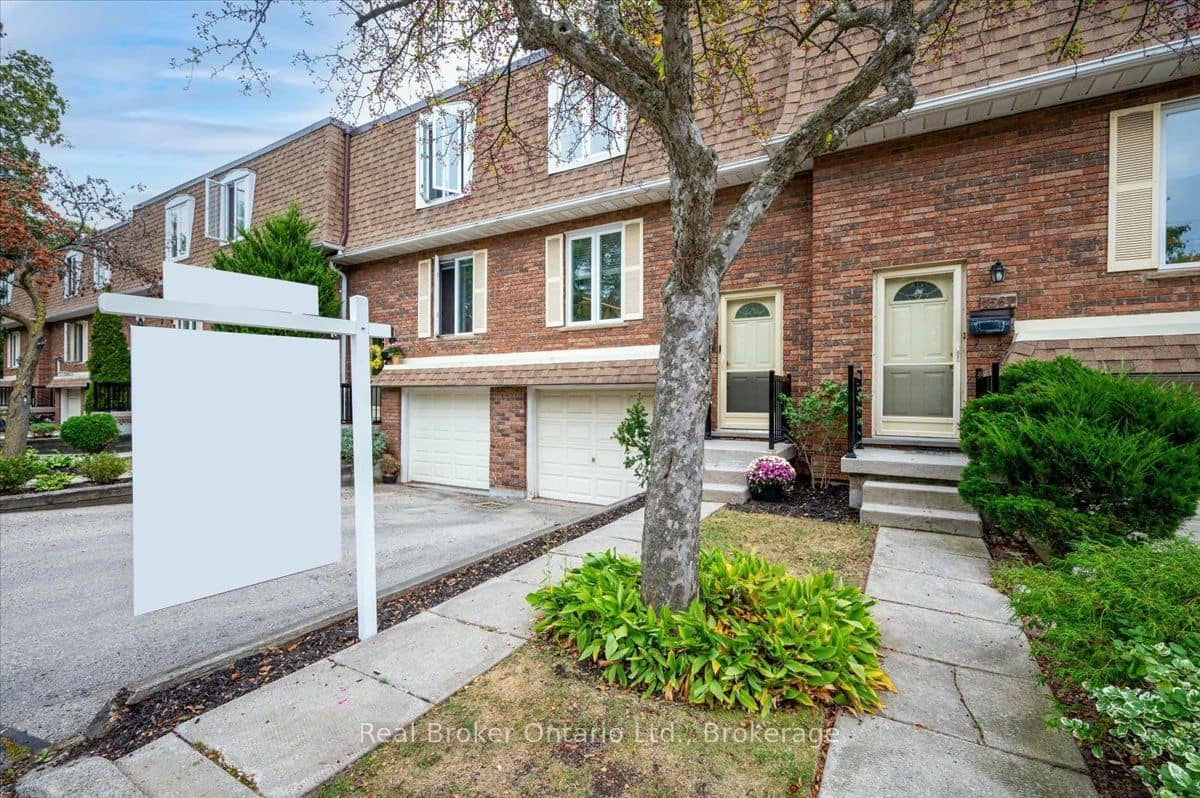 1569 Westminster Place, Burlington, ON L7P 2B4