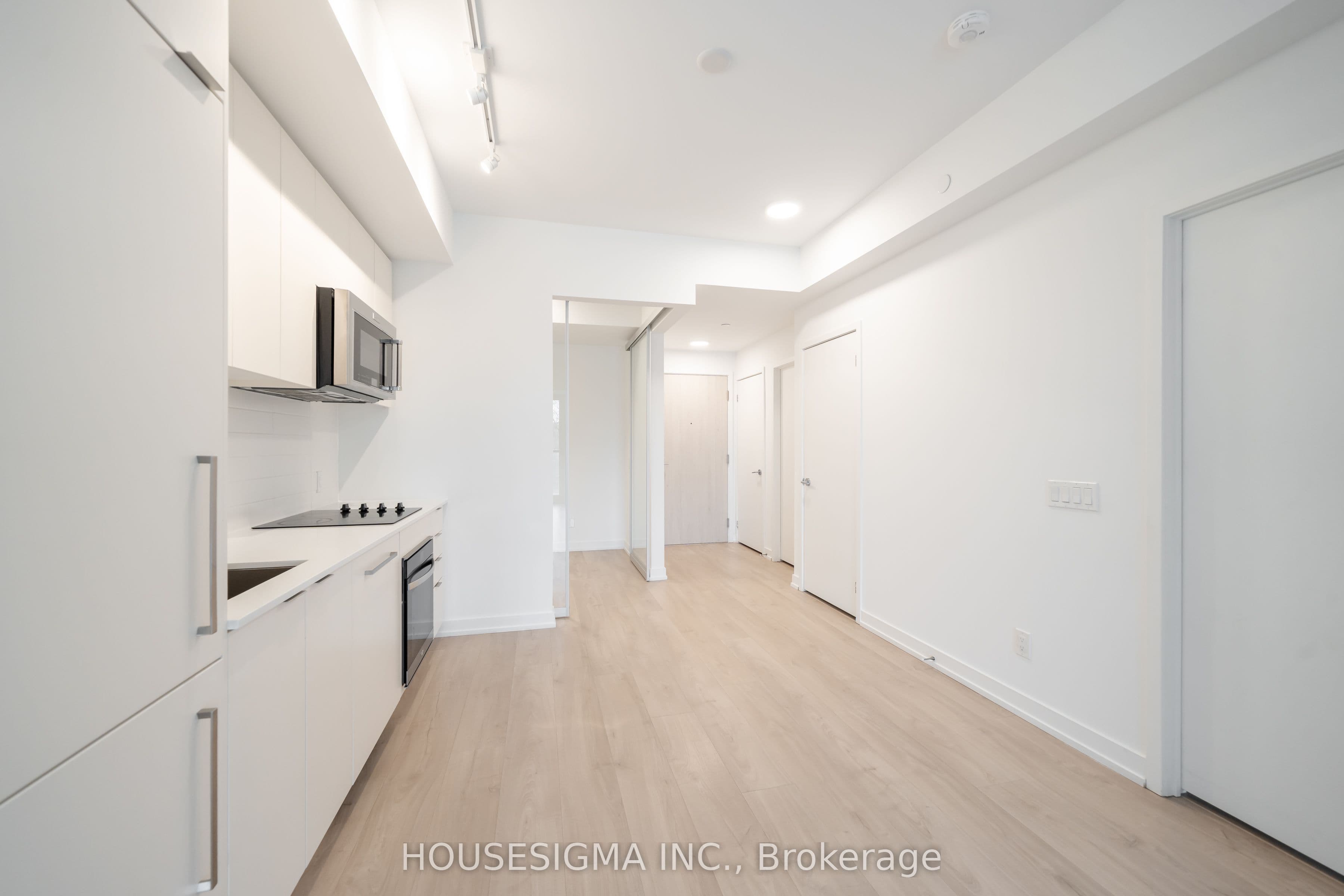181 Sheppard Avenue E 202, Toronto, ON M2N 0L9