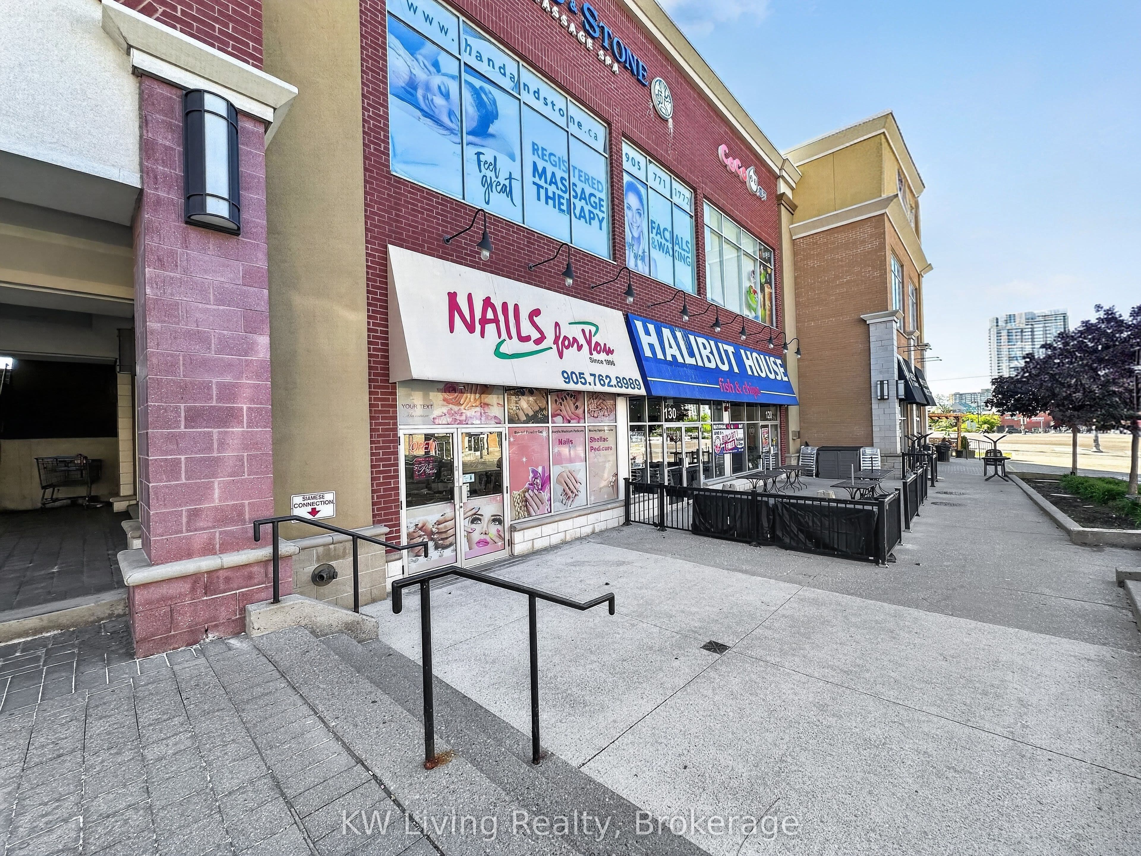 11 Disera Drive 140, Vaughan, ON L4J 0A7