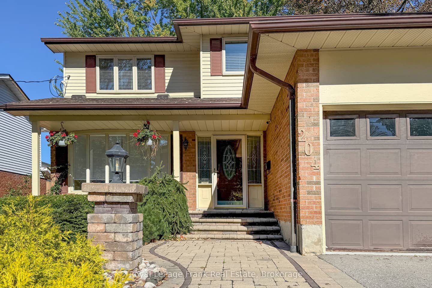 204 St John Street E, Whitby, ON L1N 6M1