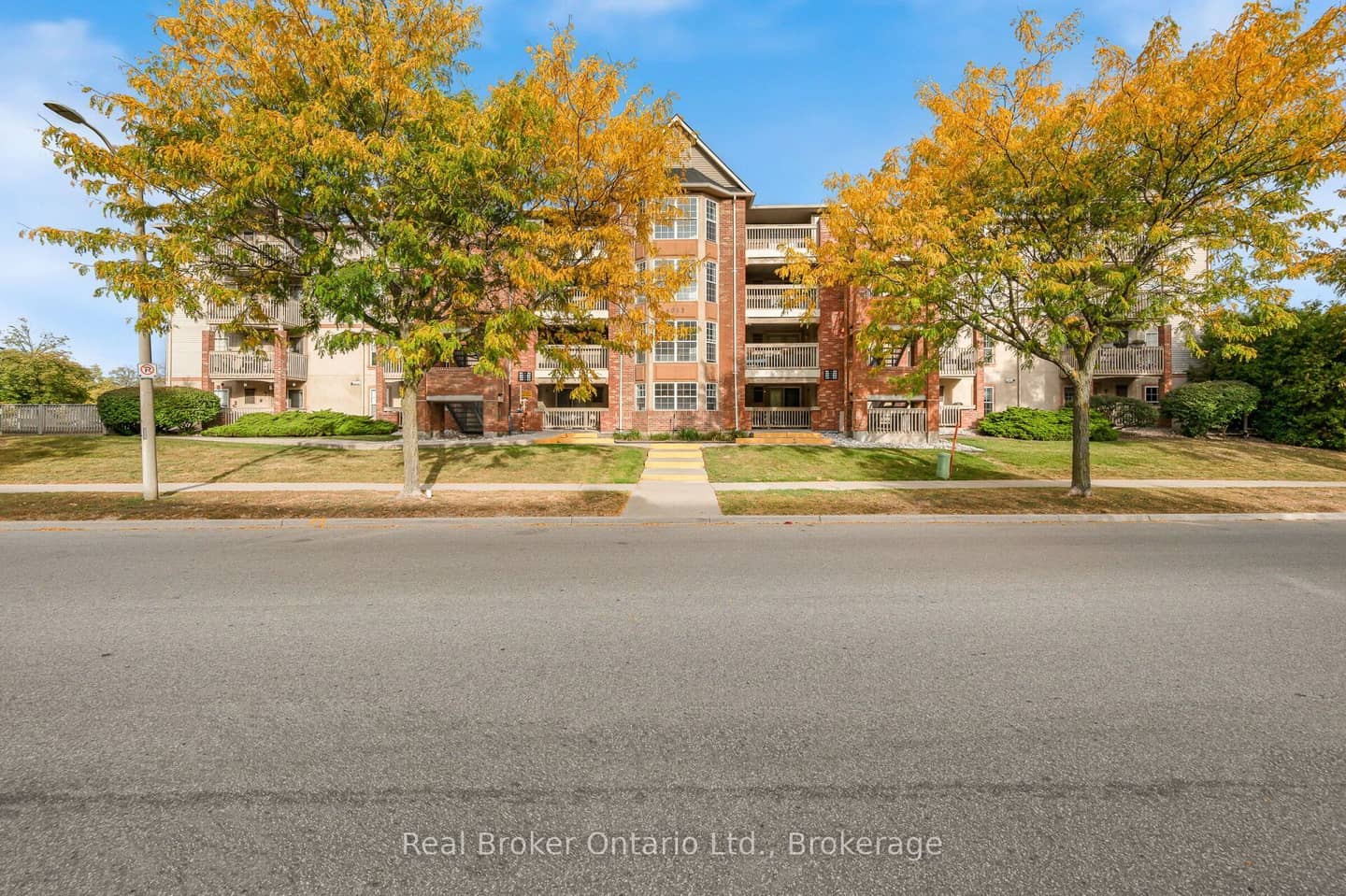 4015 KILMER Drive 204, Burlington, ON L7M 4M4