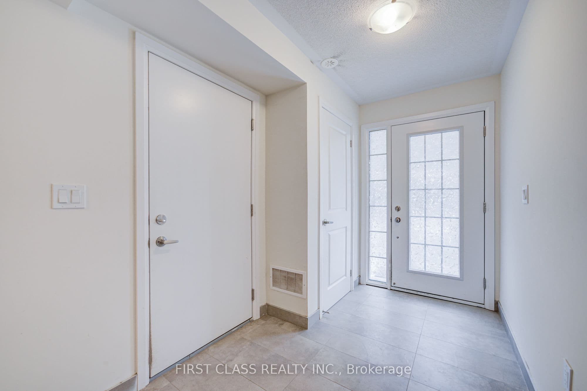97 Clippers Crescent, Whitchurch-Stouffville, ON L4A 4X7