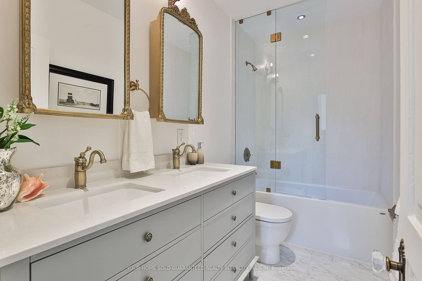 262 Roncesvalles Avenue, Toronto, ON M6R 2M1