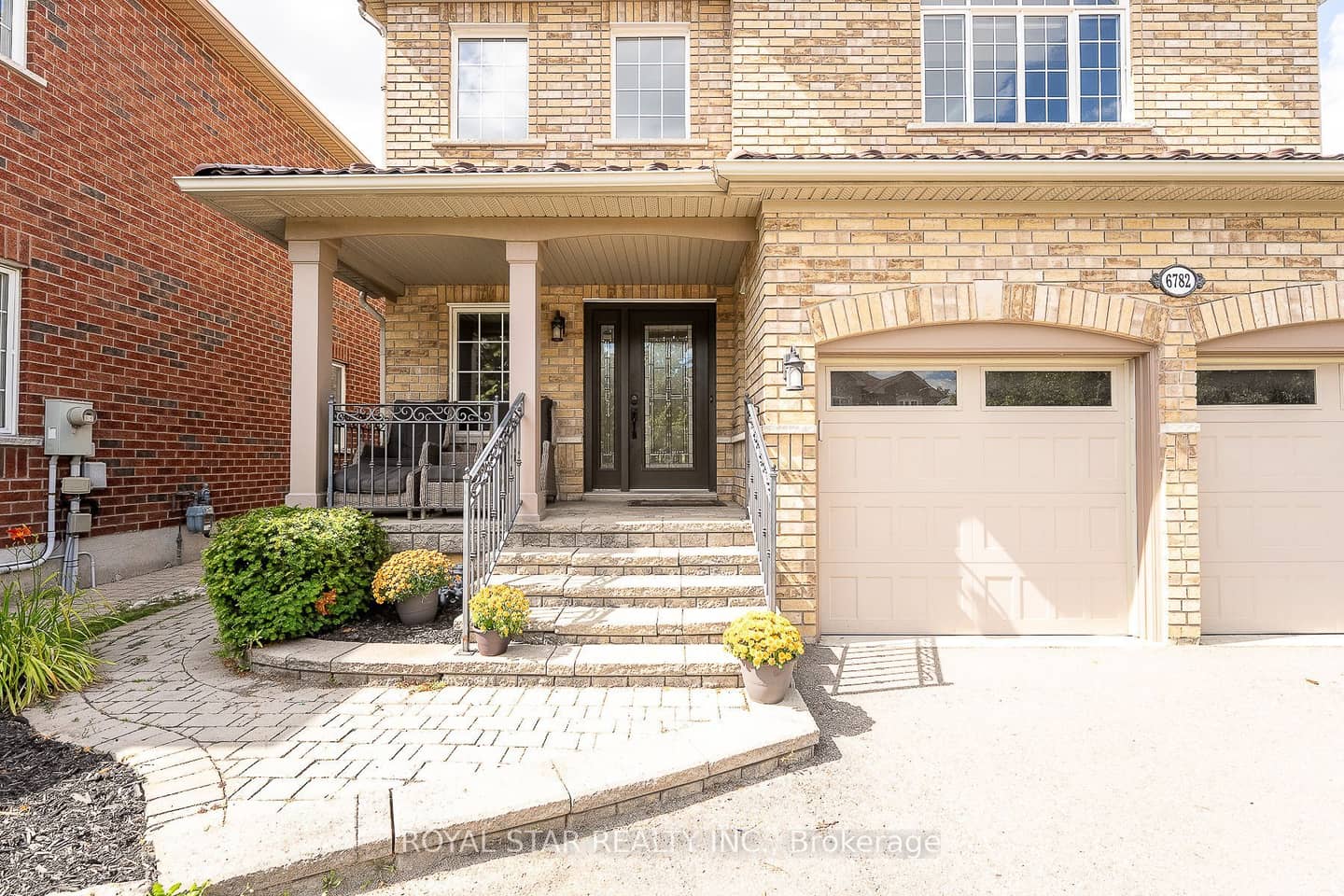 6782 Kazoo Court, Mississauga, ON L5W 1T4