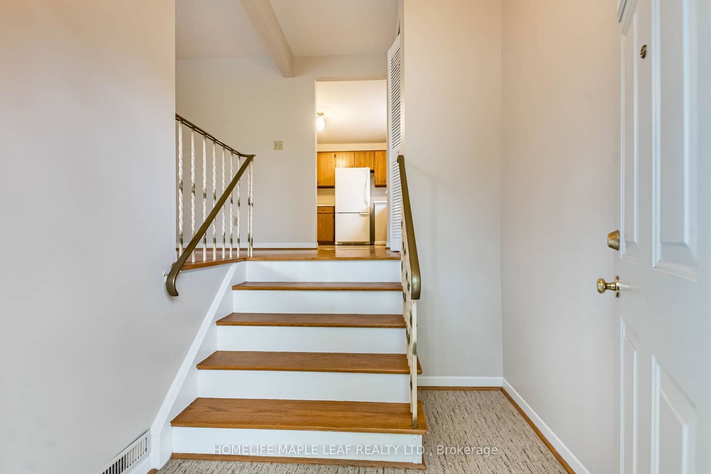 16 Zealand Road, Toronto, ON M9R 3W4