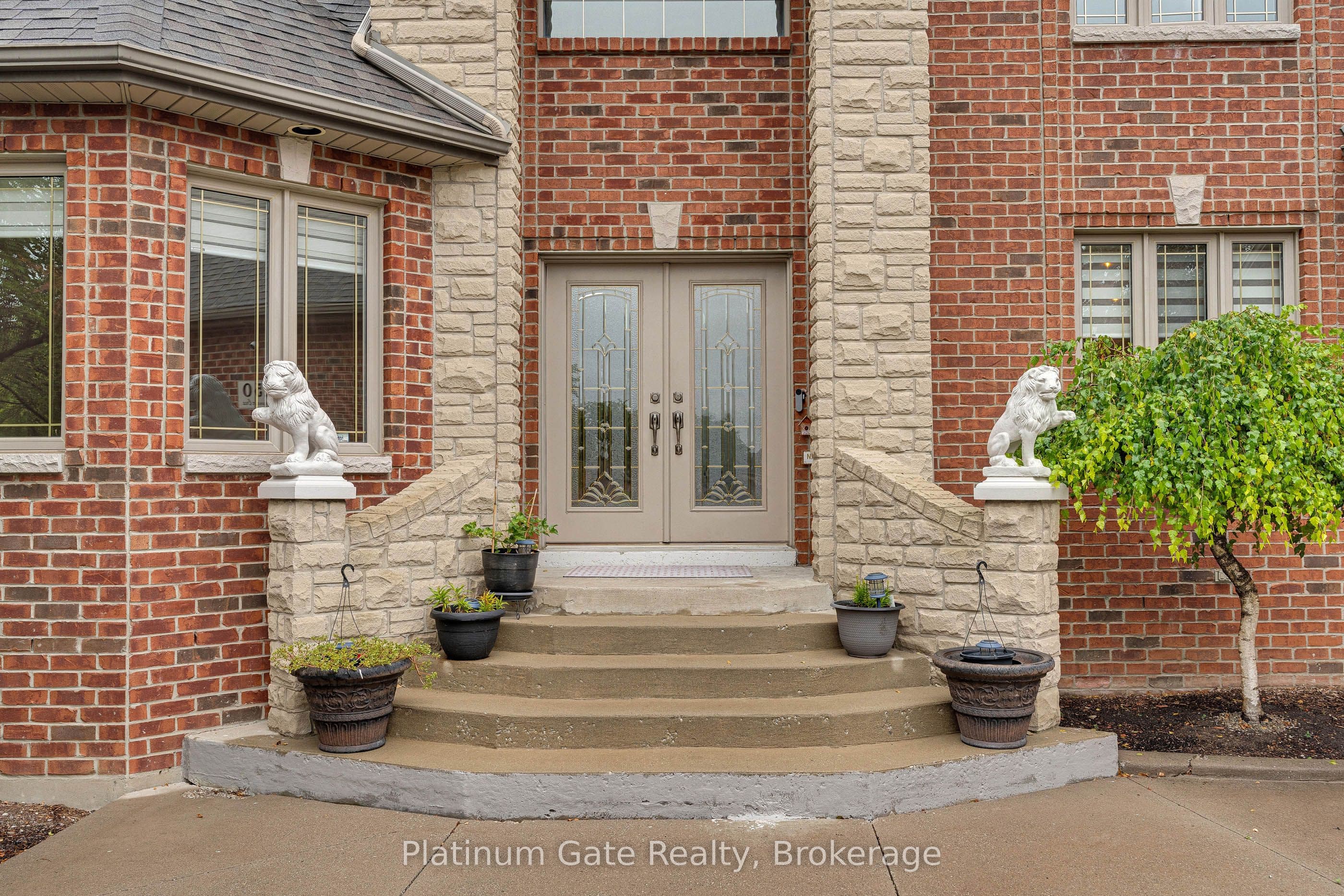 150 Seymour Crescent, Lakeshore, ON N8N 4X9