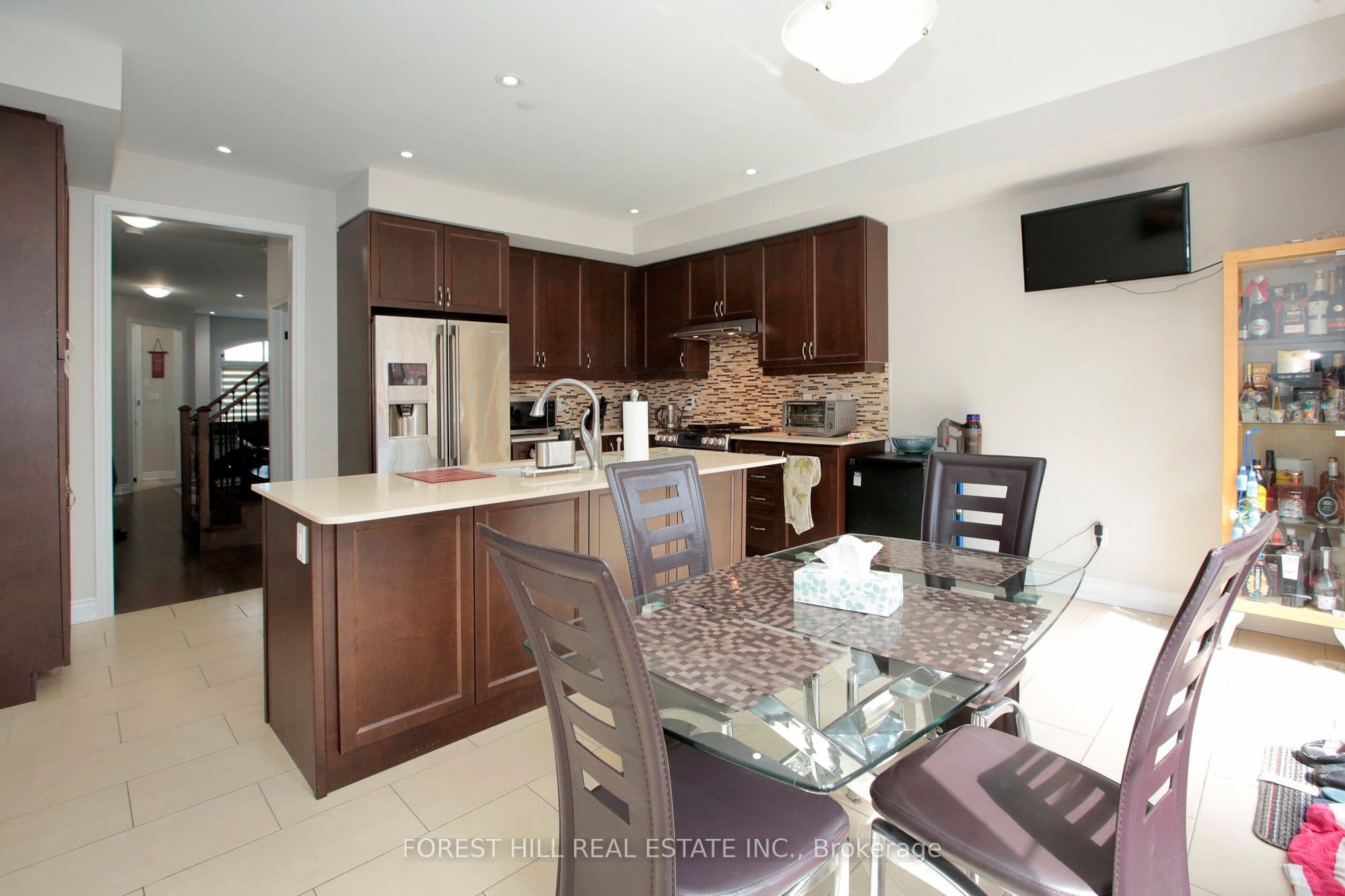 1331 Major Mackenzie Drive W 142, Vaughan, ON L6A 4W4