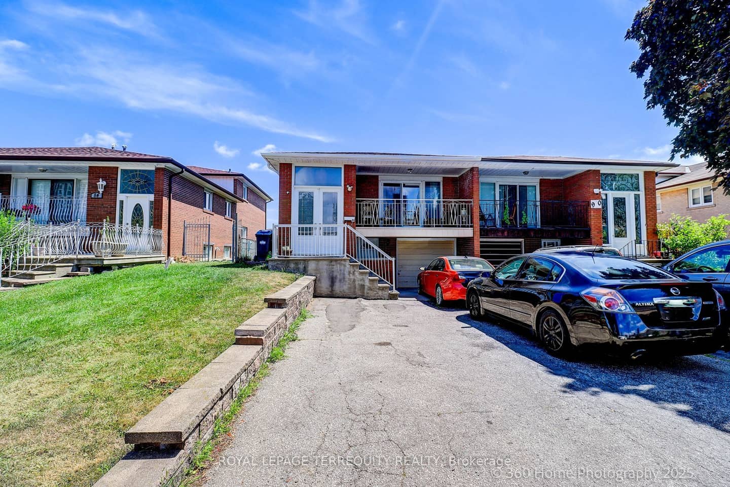 88 Central Parkway W, Mississauga, ON L5B 1L5