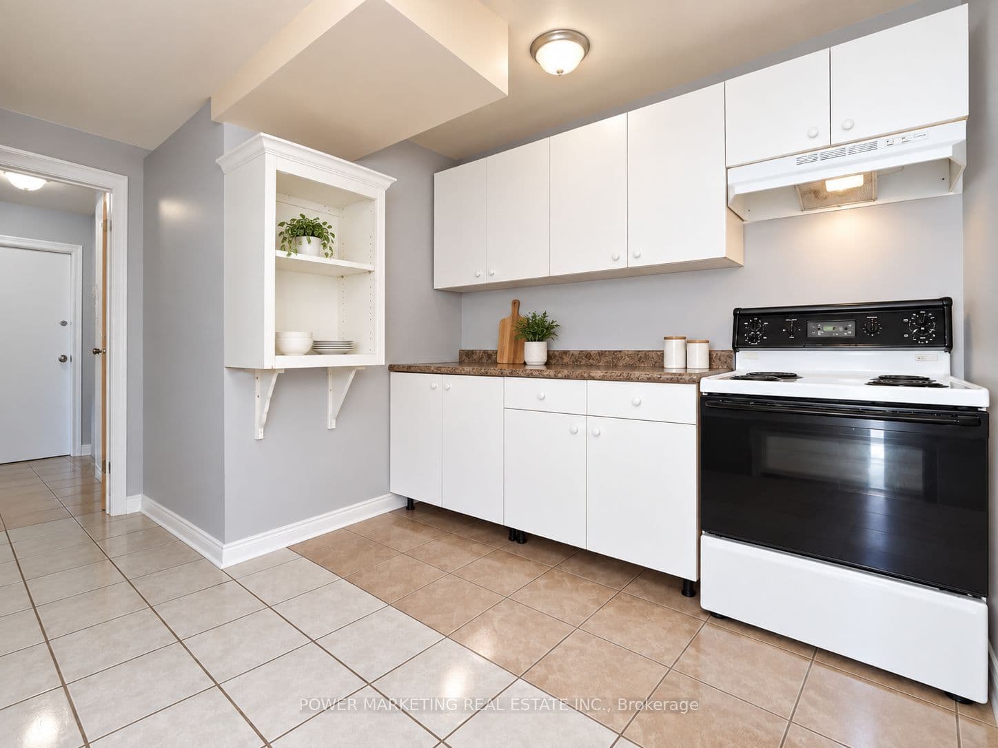 81 Craig Henry Drive B, South of Baseline to Knoxdale, ON K2G 3S8