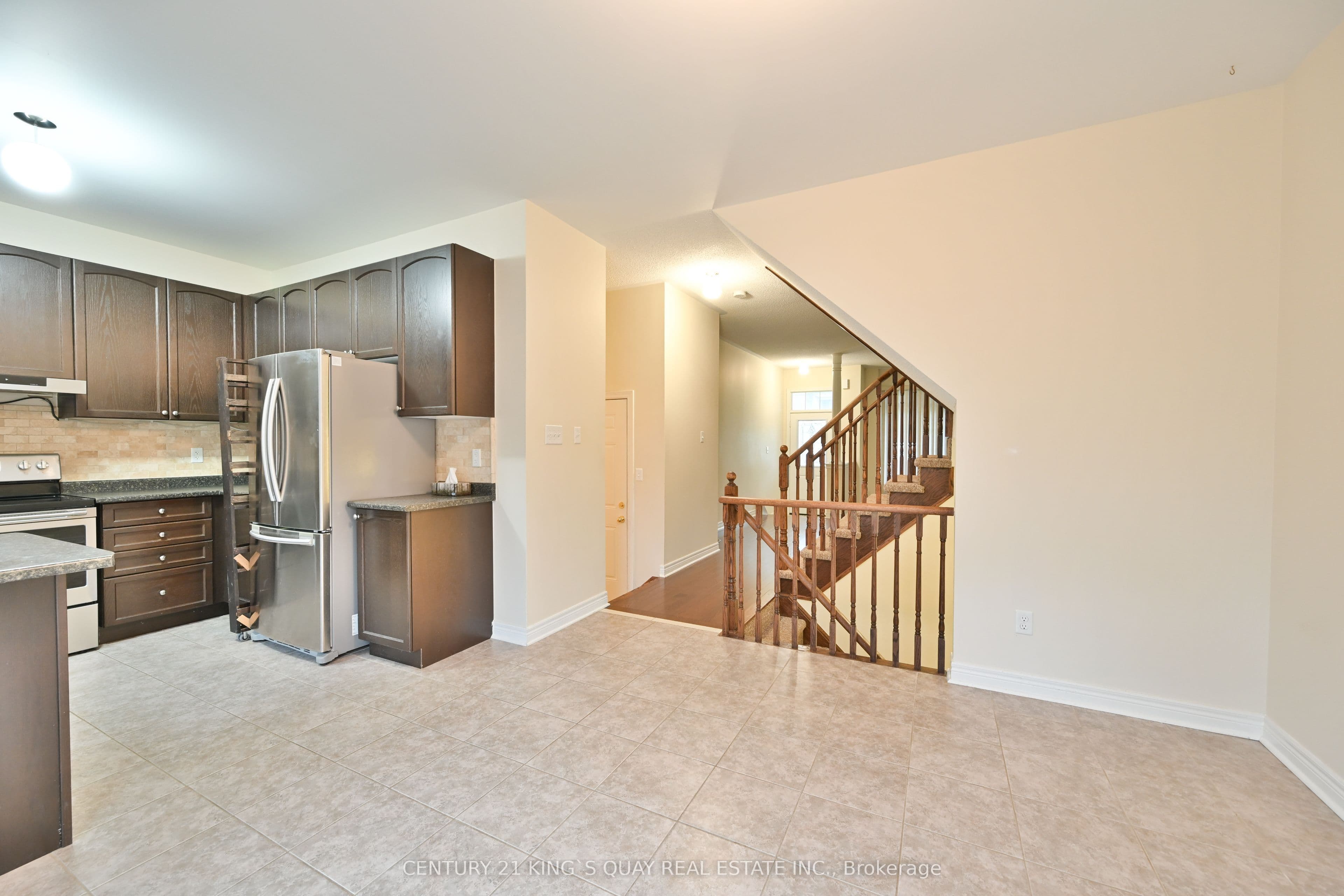 10 Lundigan Drive, Georgina, ON L4P 0C3