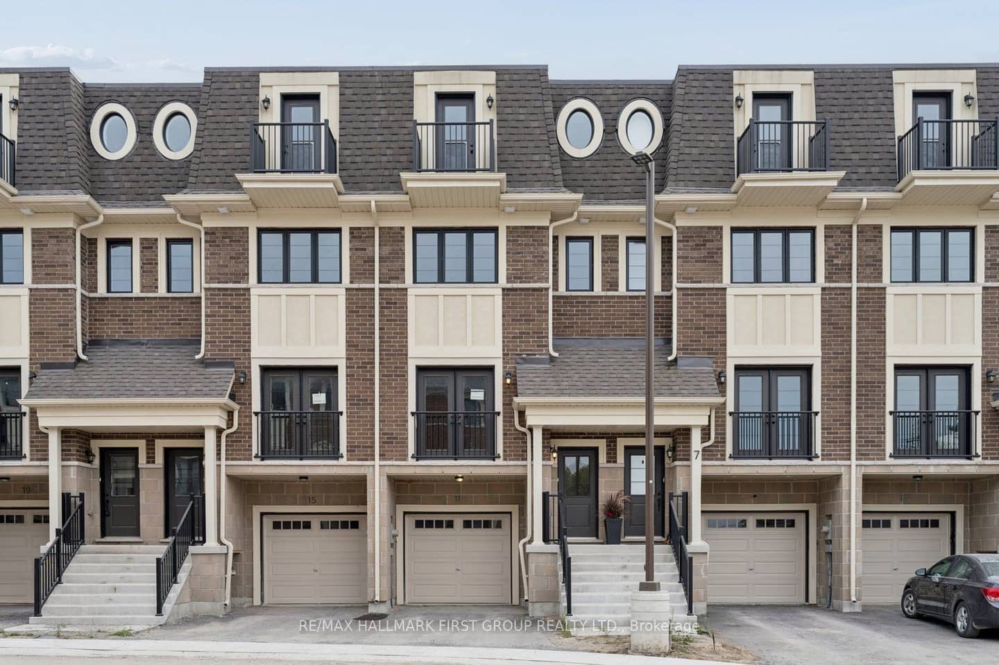11 Marret Lane, Clarington, ON L1B 0X2