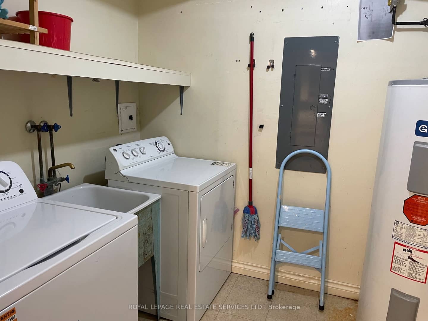 48 Granby Street 6, Toronto, ON M5B 2J5