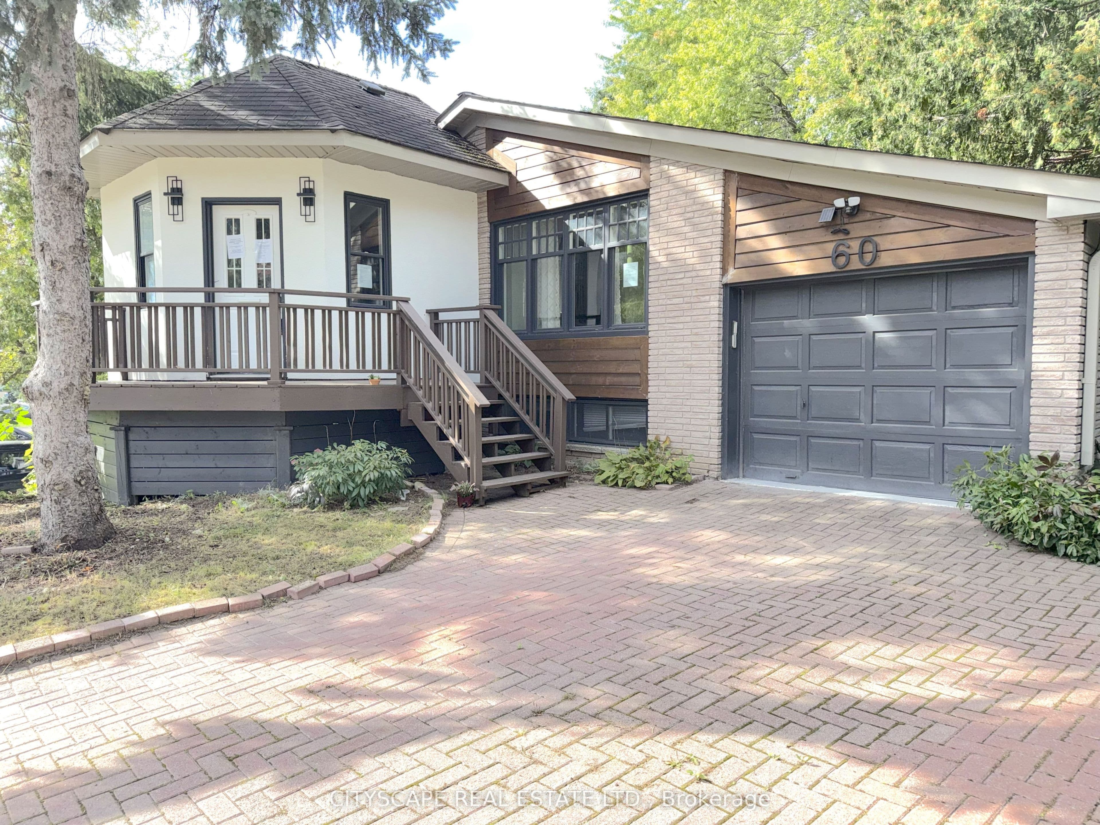 60 Hillview Drive, Newmarket, ON L3Y 4H9