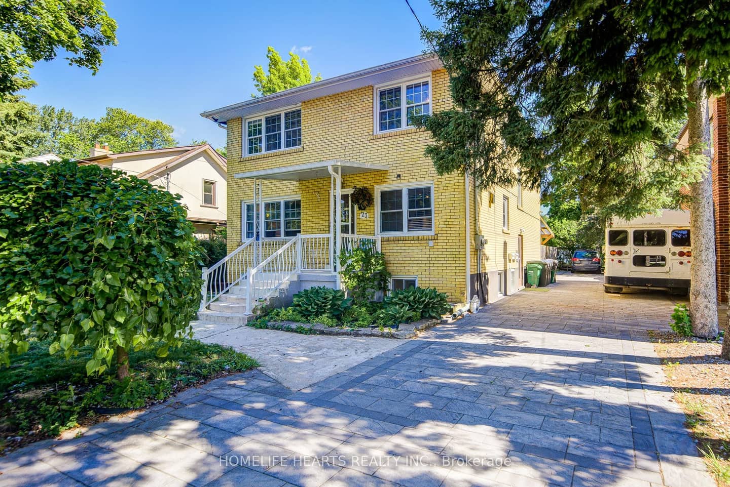 23 Broadview Avenue, Mississauga, ON L5H 2S8