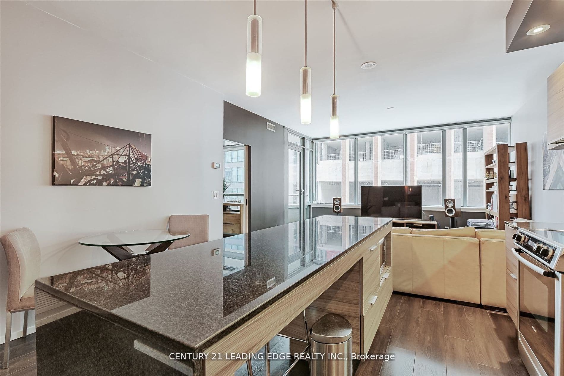 8 Charlotte Street 405, Toronto, ON M5V 0K4
