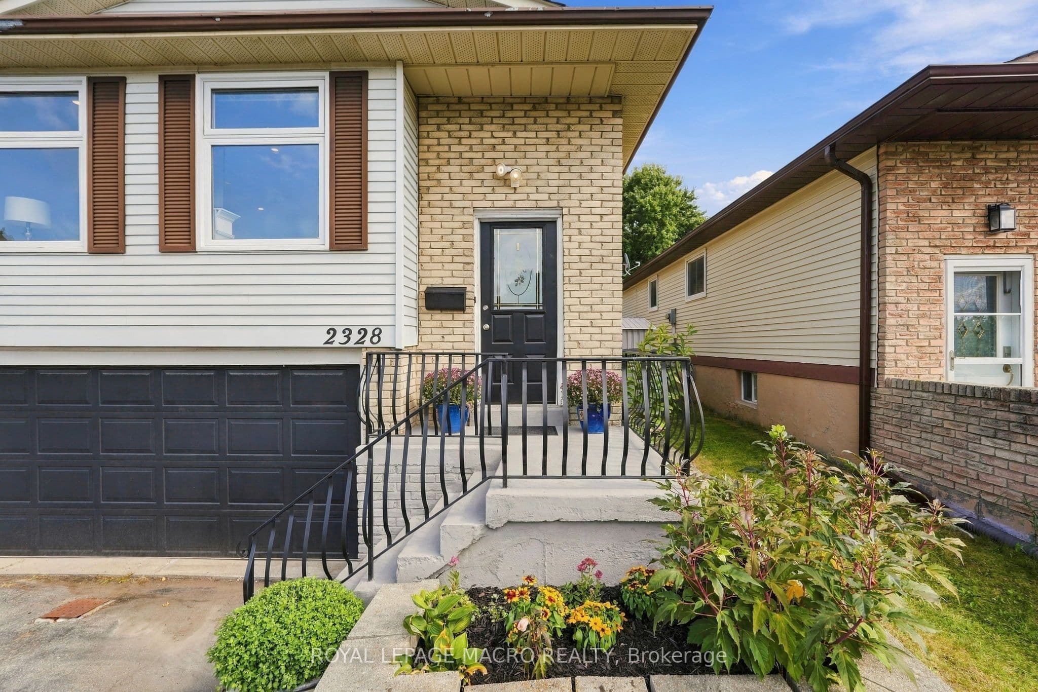 2328 Malcolm Crescent, Burlington, ON L7P 4H4