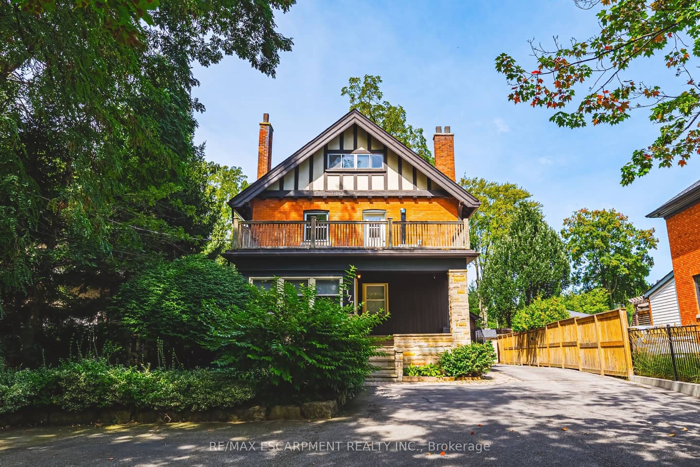 2177 Lakeshore Road, Burlington, ON L7R 1A5