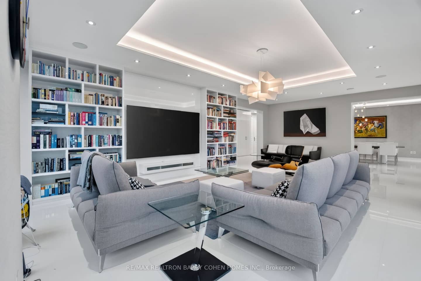 80 Yorkville Avenue 1602, Toronto, ON M5R 2C2