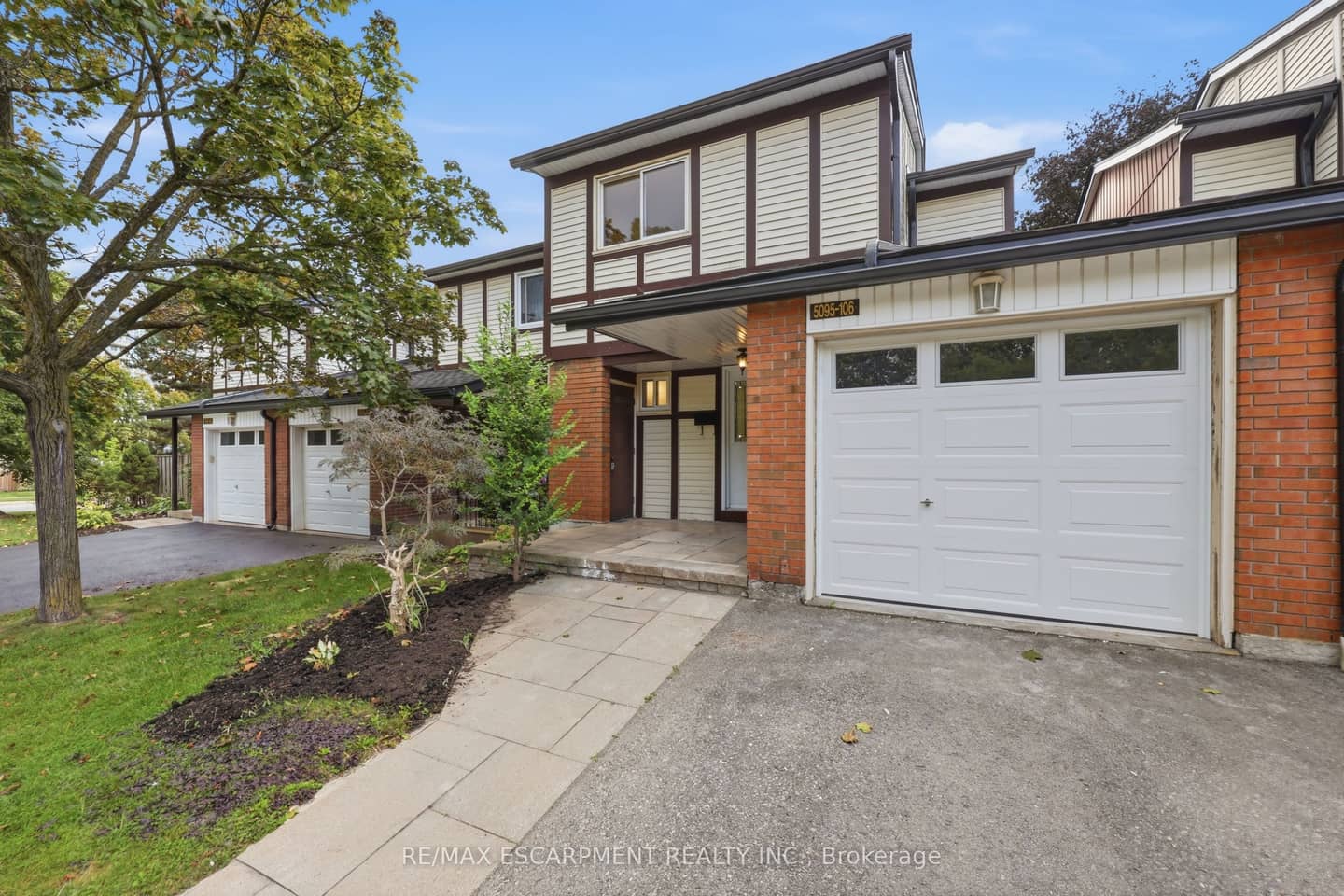 5095 Pinedale Avenue 106, Burlington, ON L7L 5K3
