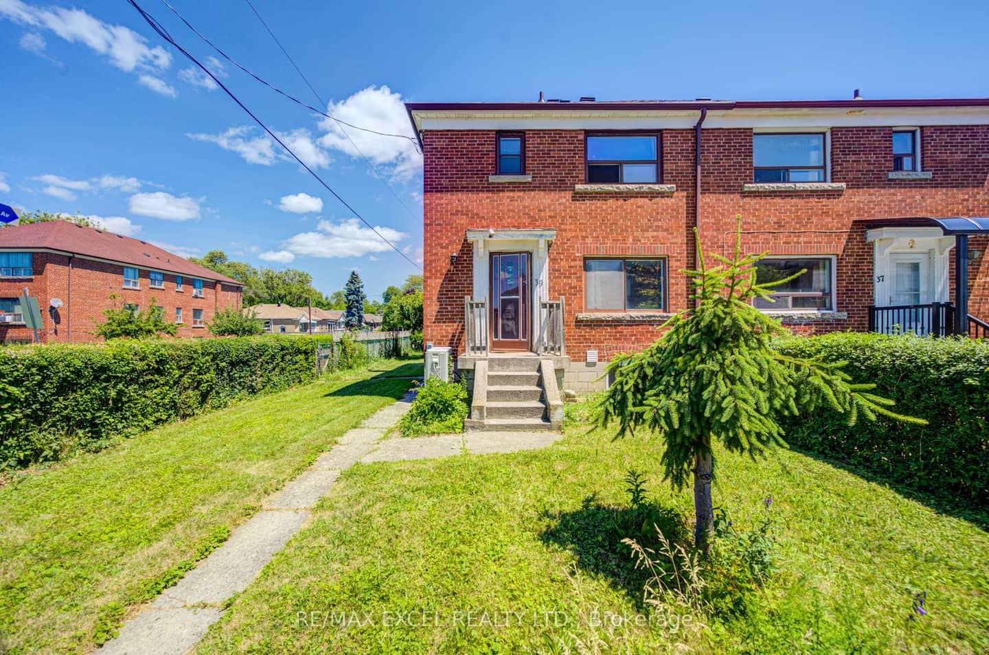 39 Kilmarnock Avenue, Toronto, ON M1K 1Y5
